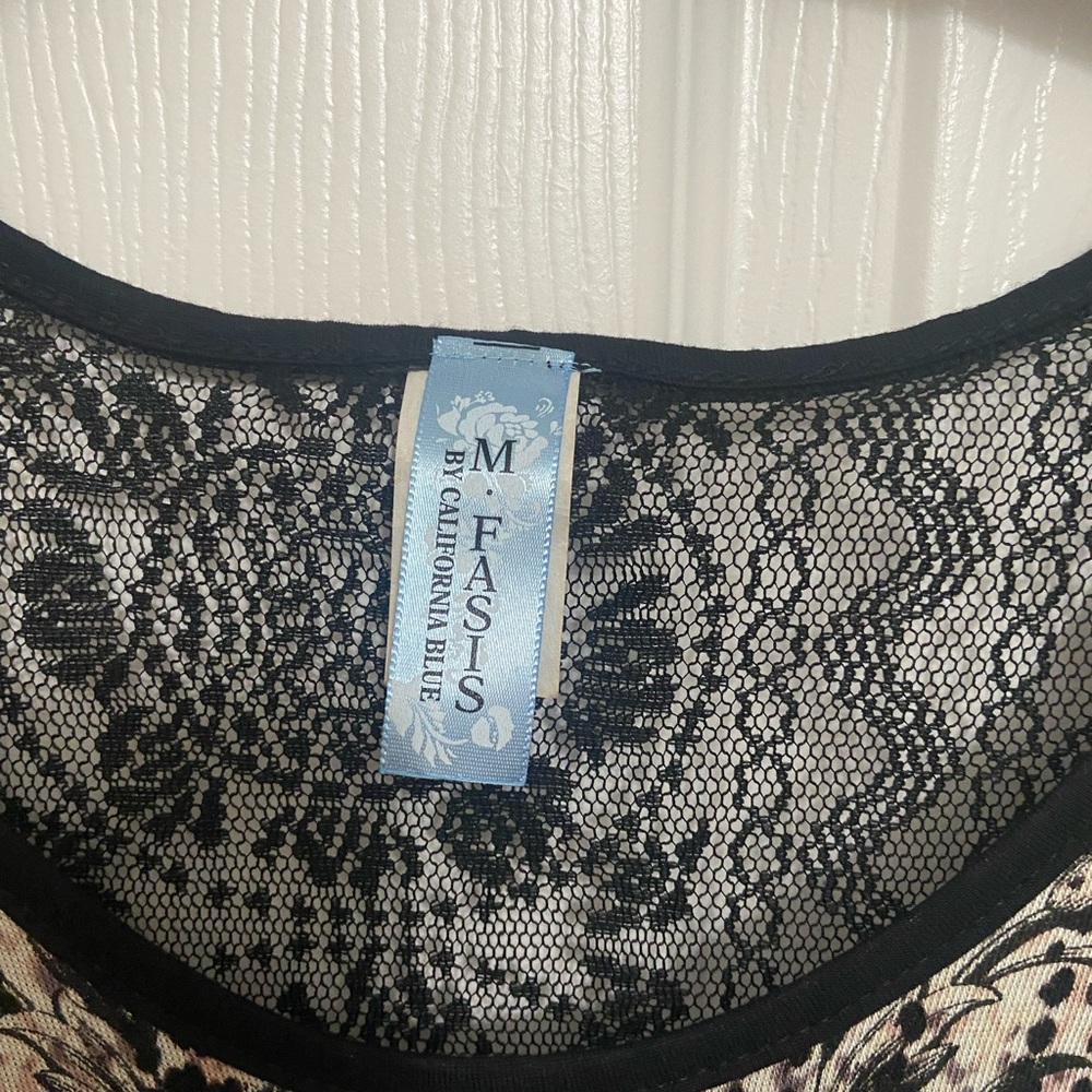 Women’s Top - Picture 3 of 4